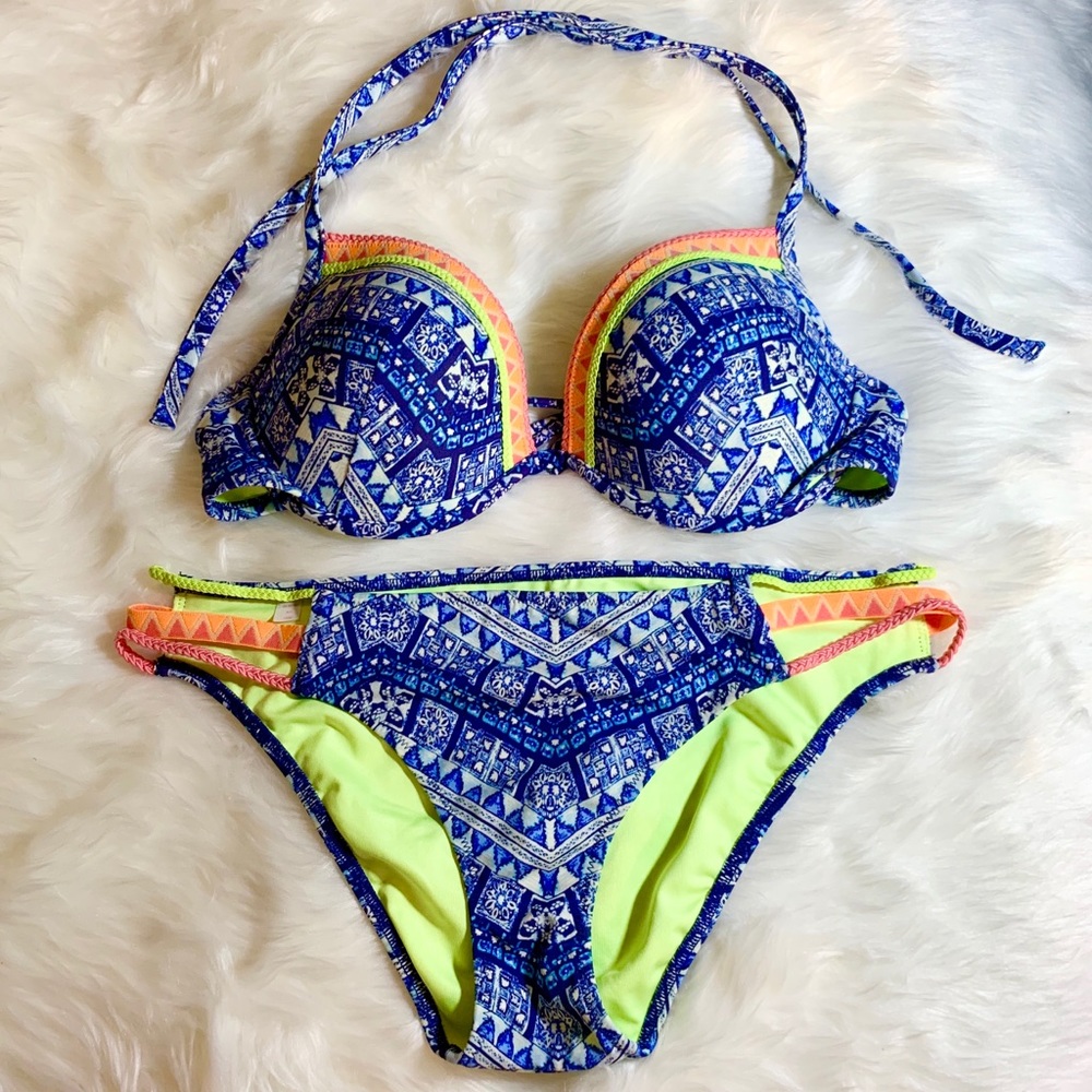 Victoria’s Secret Bikini Set